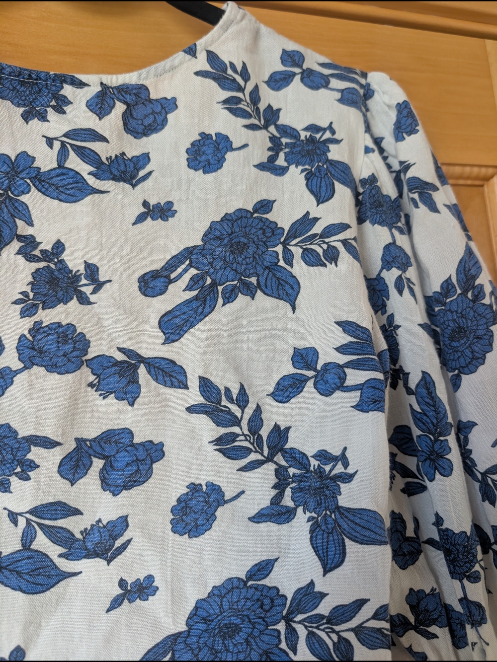 Blue Floral Tie-Front Crop Top - Women - Picture 9 of 9